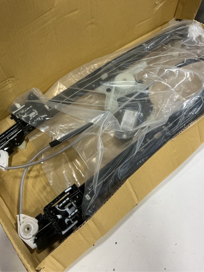 Condition photo showing Good Condition for rear passenger right side window regulator with electric motor compatible with range rover sport 2014 to 2021 l494 replacement lr153955 lr078870 lr153955 rear passenger right side lr153955&lr078870
