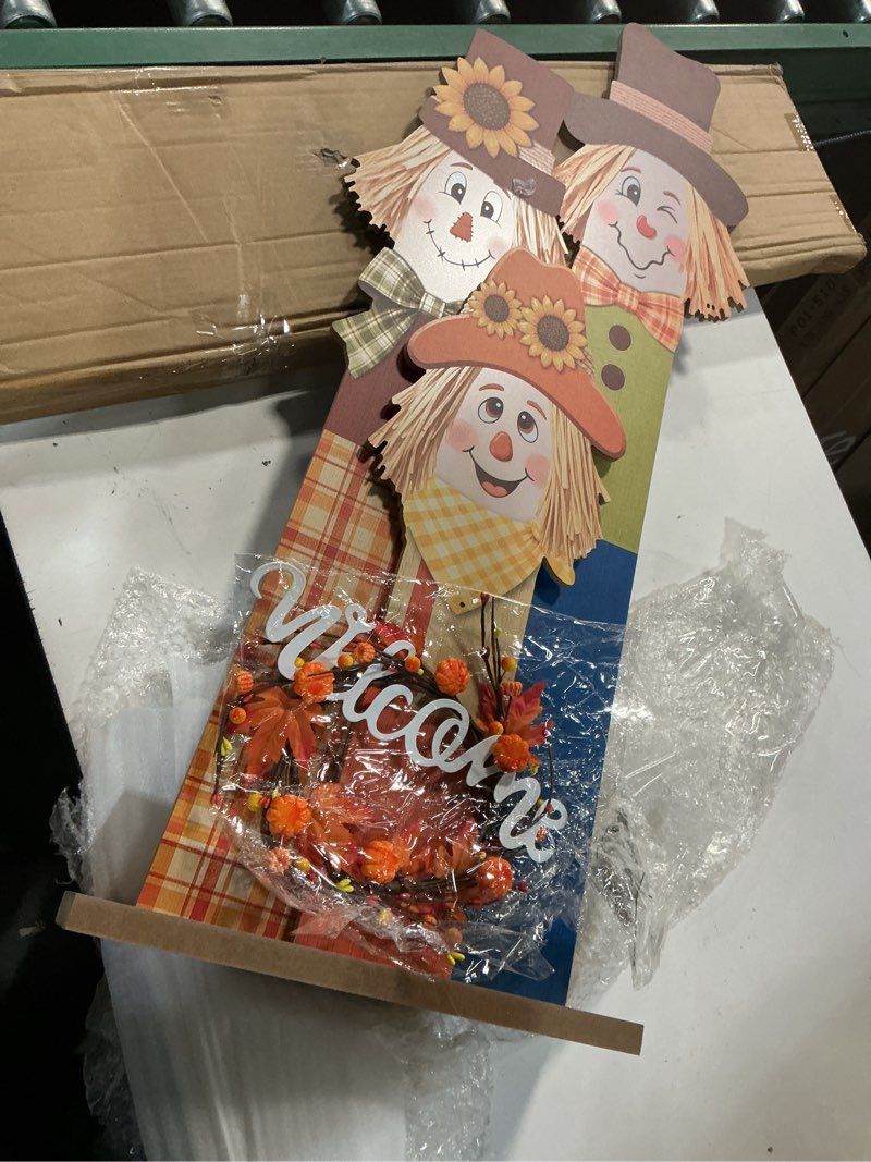 Condition photo showing Good Condition for glitzhome 3-ft lighted scarecrow free standing decoration