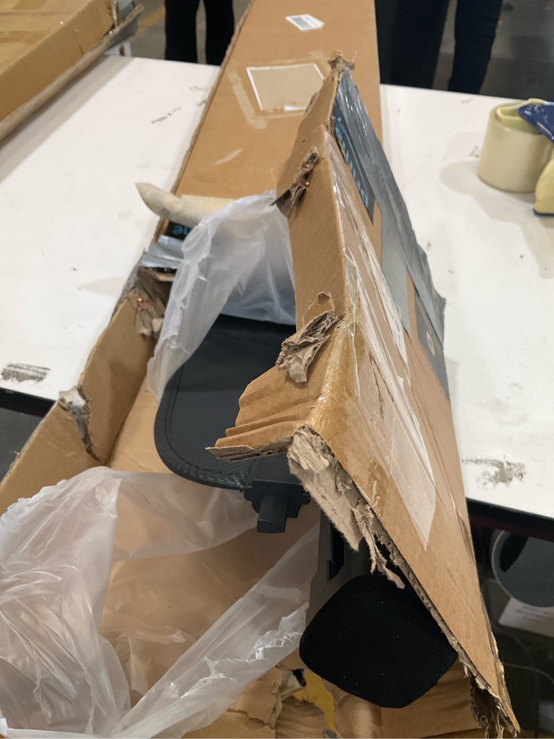 Condition photo showing Good Condition for cargo cover