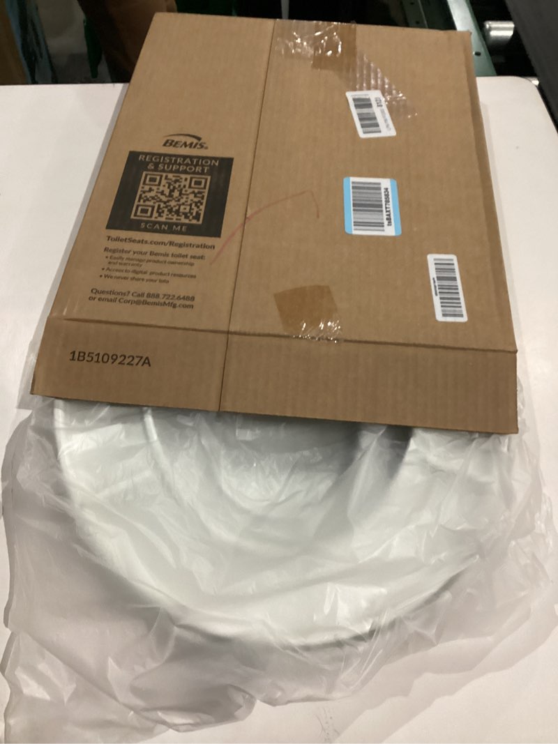 Condition photo showing New/Like New for little2big toilet seat with built-in potty training seat, slow close, durable plastic, made in usa, round, white