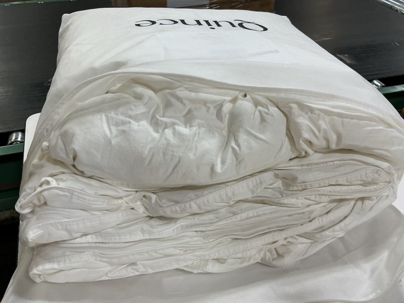 Condition photo showing Good Condition for premium down alternative comforter, king/cal king, white
