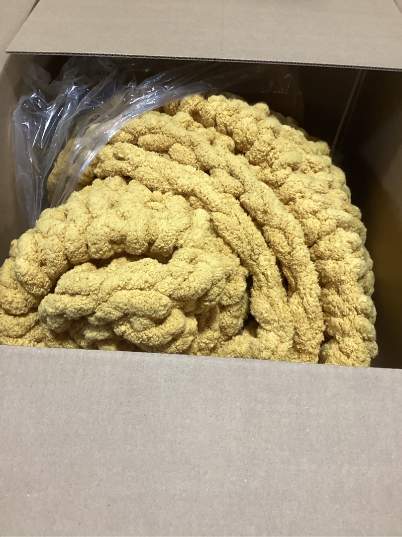 Condition photo showing Good Condition for Chunky Knit Blanket Throw 40"*60", Hand Knitted Warm Chenille Throw Blanket, Home Decor Soft Thick Y