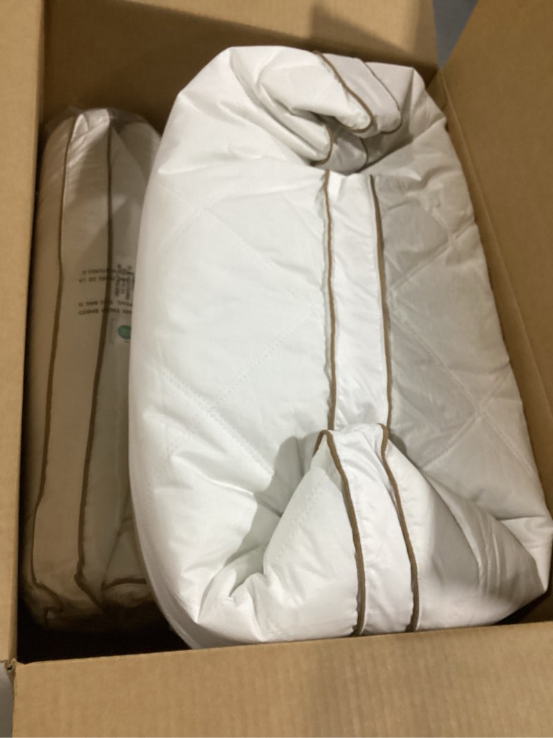 Condition photo showing Good Condition for puredown® Goose Feathers and Down Pillow for Sleeping Hotel Collection Bed Pillows, Gusseted, Standard/Queen, Set of 2 Gusseted Style 1 Standard (Pack of 2)