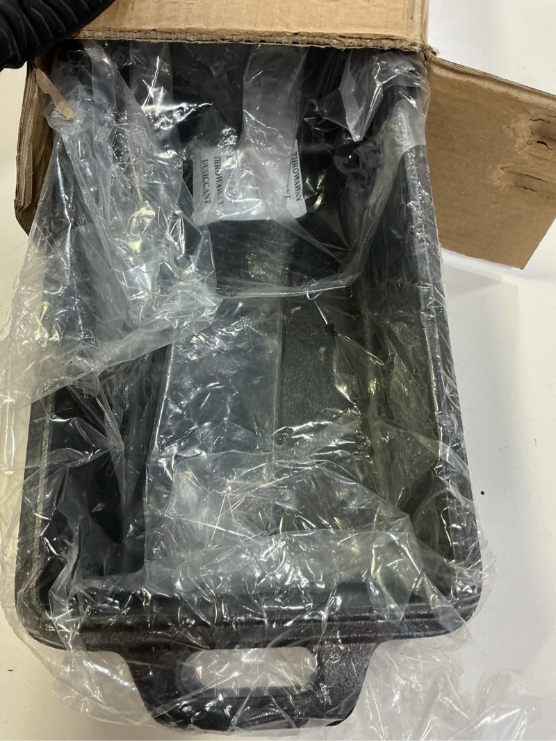 Condition photo showing New/Like New for 9×5 inch cast iron loaf pan with lid | bread baking pan | even heat distribution for homemade bread, cake, and meatloaf | 2 piece set