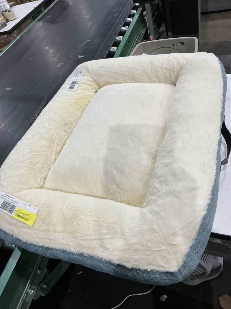 Condition photo showing Good Condition for vibrant life large luxe cuddler dog bed, blue, 27" x 36"