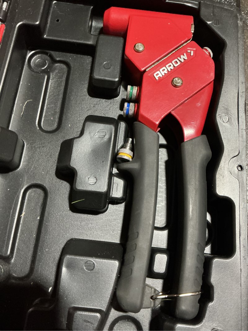 Condition photo showing As Is for arrow 1-handed swivel riveter kit