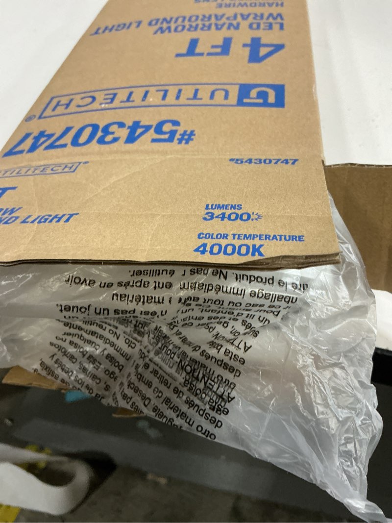 Condition photo showing New/Like New for utilitech 4-ft 3400-lumen cool white led wraparound light
