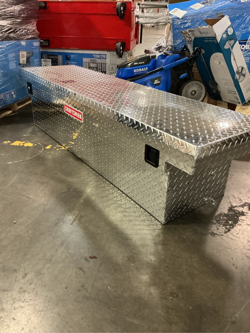 craftsman 71.36-in x 19.57-in x 16.58-in silver aluminum crossover truck tool box