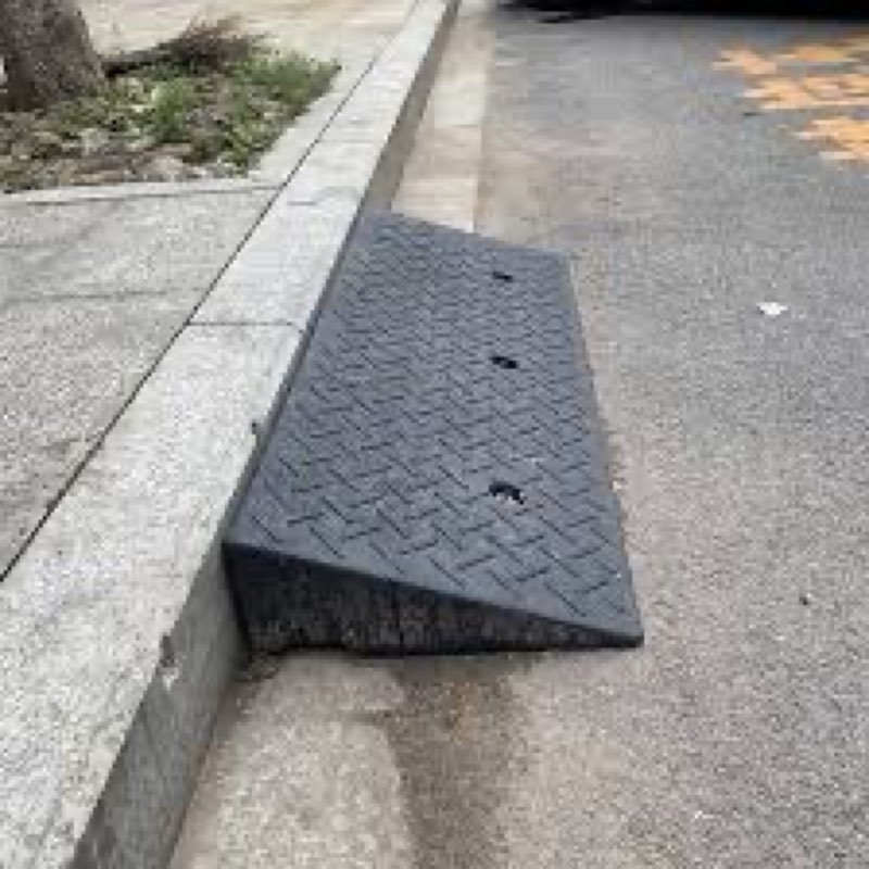 2 pack 4'' rise rubber curb ramp,heavy duty, 22000lbs capacity,threshold ramps, car slope ramp for l