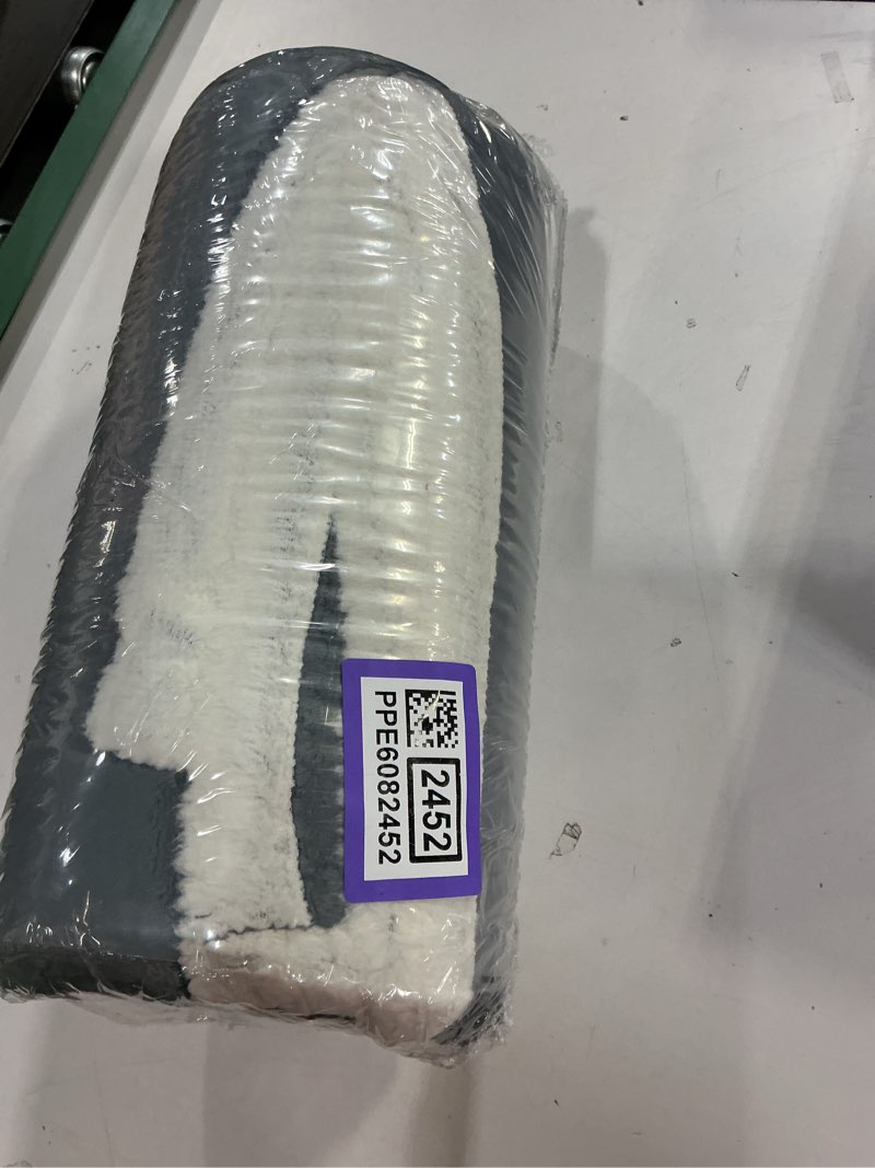 Condition photo showing New/Like New for C-LIGHT Waterproof StainProof Blanket, Fleece Throw Blanket, Flannel & Sherpa Fleece Dog Blankets from Splash, Spills for Adults, Pet (Grey, Queen(80"*90")) Queen(80"*90") Grey