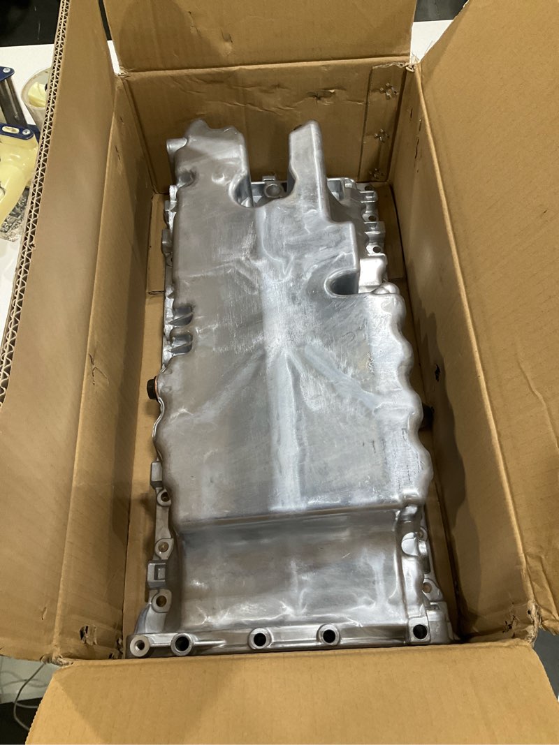 Condition photo showing Good Condition for silscvtt engine oil pan replacement for volvo s40 c30 c70 v50 v60 30777739 30777912
