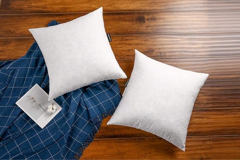 DOWN FEATHER BEDDING PILLOWS 18x18 DECORATIVE (SIMILAR TO STOCK PHOTO)