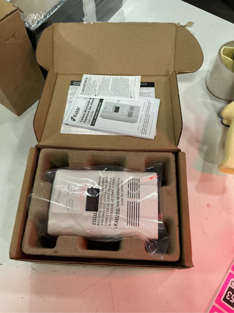 Condition photo showing New/Like New for kidde carbon monoxide + explosive gas, natural gas & propane alarm, plug-in with 9v battery backup, digital display, 85 db alarm, led status indicators, 3rd edition 1 pack 3rd edition
