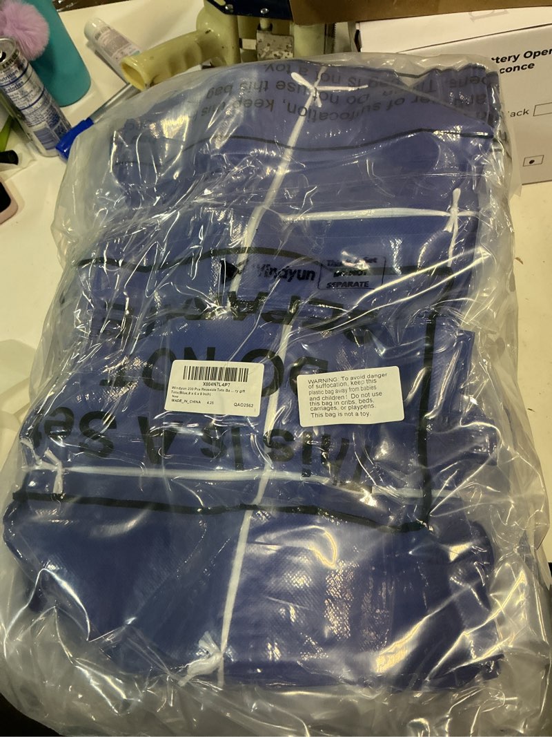 Condition photo showing New/Like New for Windyun 200 Pcs Reusable Tote Bag Bulk Non Woven Shopping Bag with Handle Reusable Grocery gift Tote