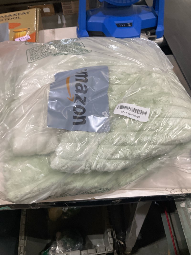 Condition photo showing Good Condition for smiry couch cover for dogs, non slip washable sofa protector for pets, soft furniture cover for pet, stylish sofa covers, cozy protect against fur, dirt & everyday messes (green, 27.6" x 59") green 27.6"x59"