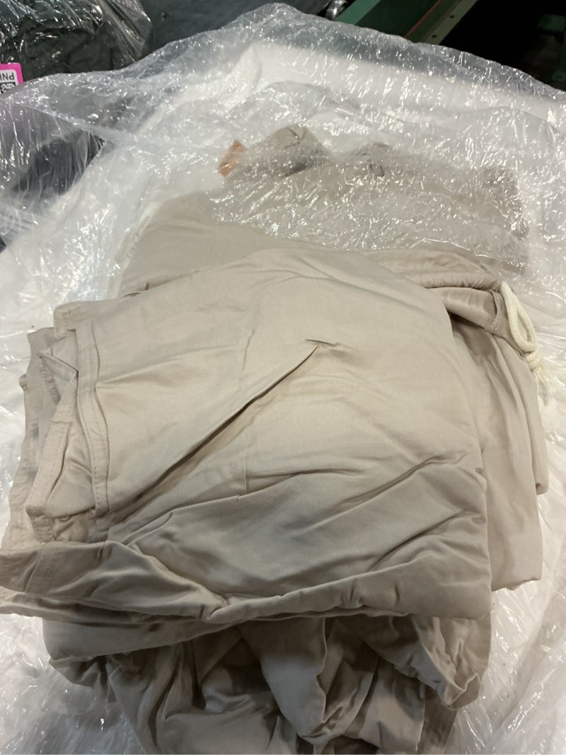 Condition photo showing Good Condition for bamboo duvet cover set, king/cal king, sand