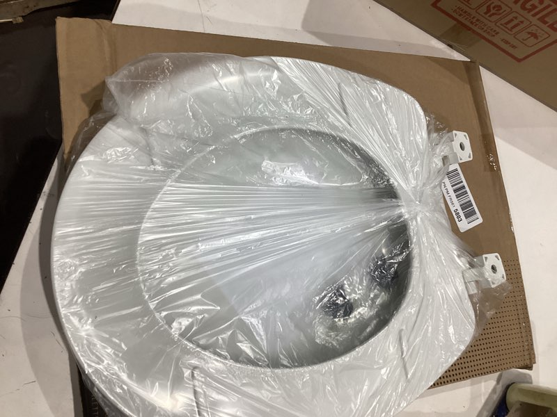 Condition photo showing Good Condition for bemis 70 durable plastic toilet seat, round, white