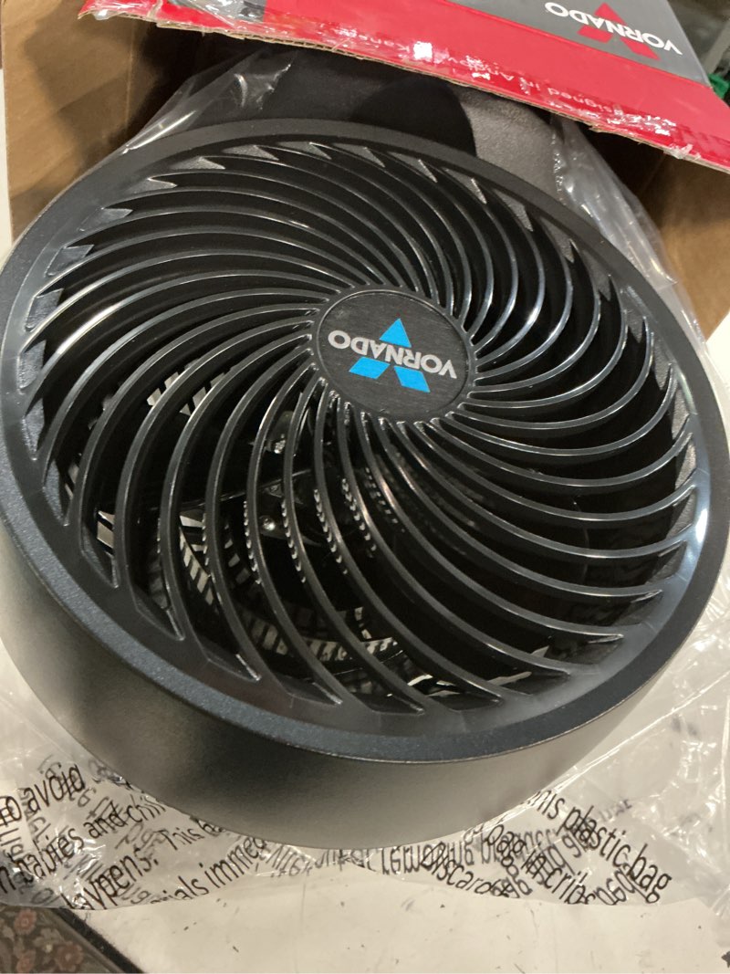 Condition photo showing Good Condition for vornado 533 11.3 in. h x 7.17 in. d 3 speed air circulator