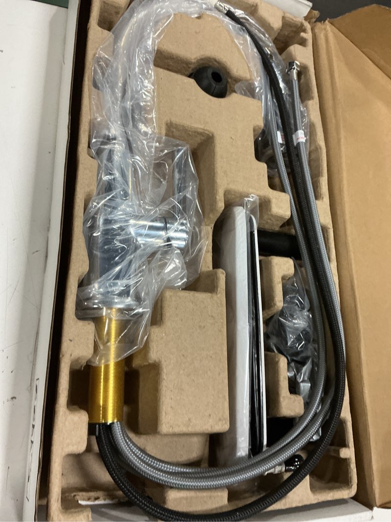 Condition photo showing New/Like New for delta finnridge chrome kitchen faucet with pull down sprayer, high pressure proclean spray modern single hole kitchen sink faucet, chrome 19730lf