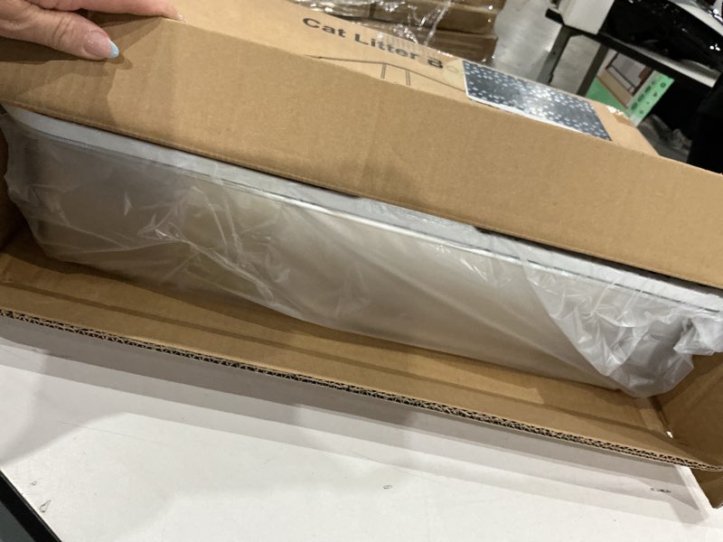 Condition photo showing New/Like New for furtime stainless steel litter box with lid, large metal cat litter box for big cat, large cat box high sided with non-stick, odor-resistant, anti-urine leakage, easy cleaning, includes scoop and mat silver large