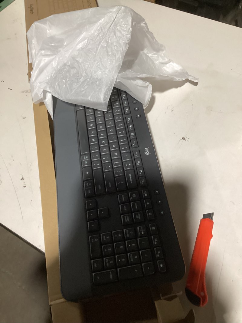 Condition photo showing Good Condition for Logitech Signature MK650 Combo for Business, Wireless Mouse and Keyboard, Logi Bolt, Bluetooth, SmartWheel, Globally Certified, Windows/Mac/Chrome/Linux - Graphite Combo w. Small Mouse Graphite