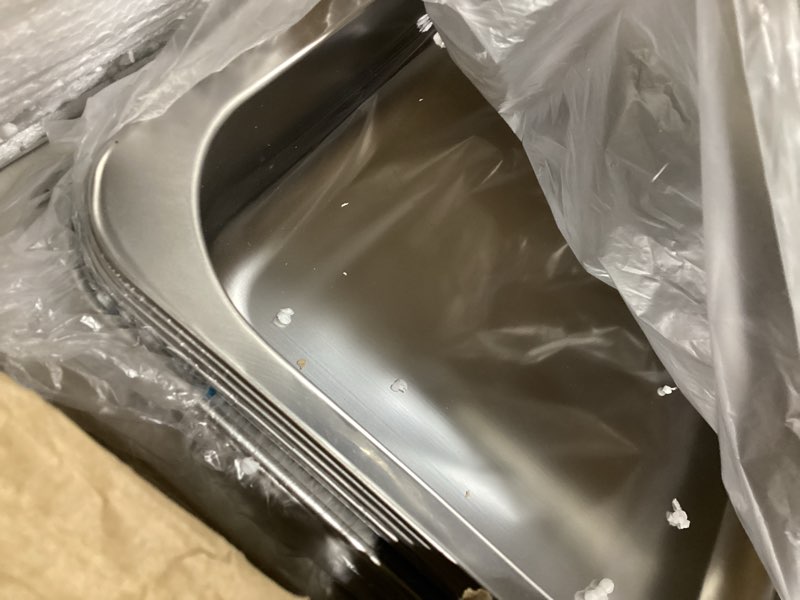 Condition photo showing Good Condition for 8QT Chafing Dishes for Buffet 4 Pack Golden Food Warmer with Half Size Food Pans, Chafing Dish Buffet Set with Stackable Design Less Storage Space for Party, Wedding 4 Pack 1/2 Pan, Gold