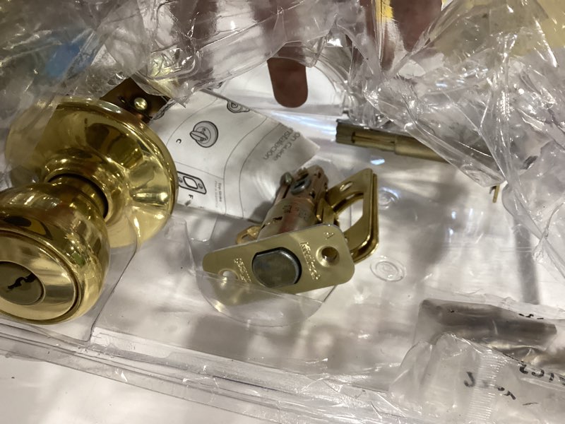 Condition photo showing Good Condition for kwikset tylo polished brass traditional exterior single-cylinder deadbolt keyed entry door knob combo pack with antimicrobial technology