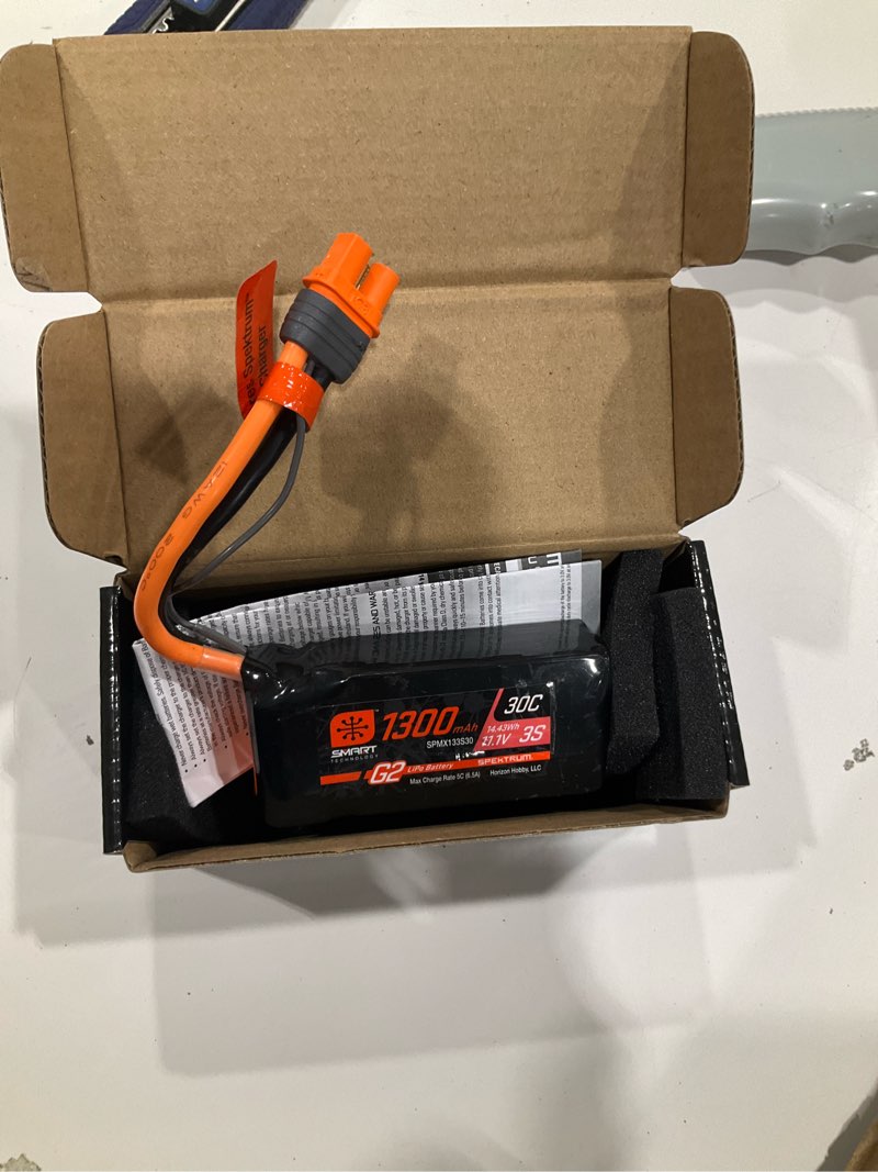 Condition photo showing Good Condition for spektrum 11.1v 1300mah 3s 30c smart lipo battery with ic3 connector, spmx13003s30m