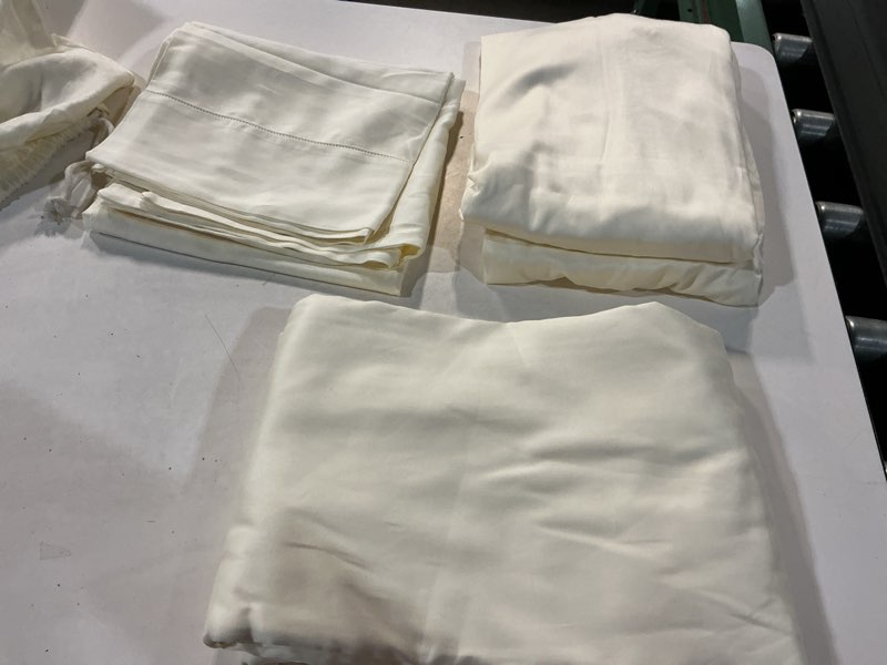 Condition photo showing Good Condition for quince signature giza cotton sateen sheet set of 4, ivory, king