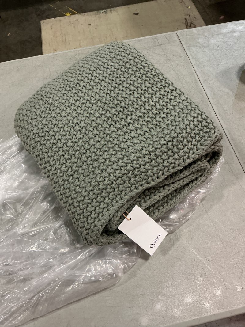 Condition photo showing New/Like New for cotton fisherman throw  dried saga