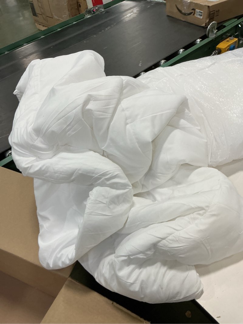 Condition photo showing As Is for bedsure comforter duvet insert - quilted comforters twin size, all season duvet, gentlesoft down alternative bedding, with 8 tabs, gifts for women/men, white, twin 88 x 68 inches white twin