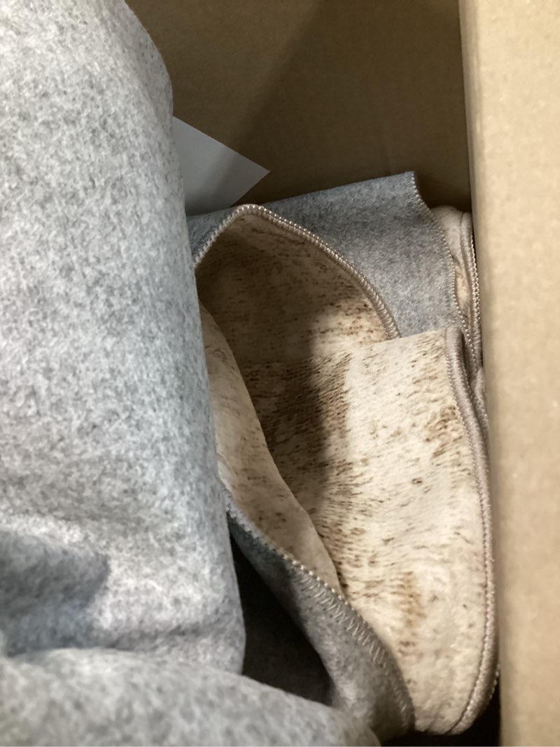 Condition photo showing Good Condition for Valenrug Washable Rug 9x12 - Stain Resistant 9x12 Area Rugs for Living Room, Non Slip Backing Printed Rugs for Bedroom, Folable Machine Washable Area Rug(Beige,9'x12') 02-beige 9' x 12' (Rectangular)