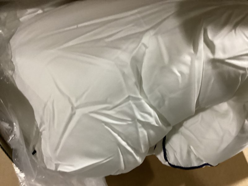 Condition photo showing Good Condition for serta hotel collection bed pillows queen/standard size set of 2, 400 thread count 100% cotton cover, medium soft, support gusseted down alternative pillow for back, stomach or side sleepers, 18" x 26" white queen(pack of 2)