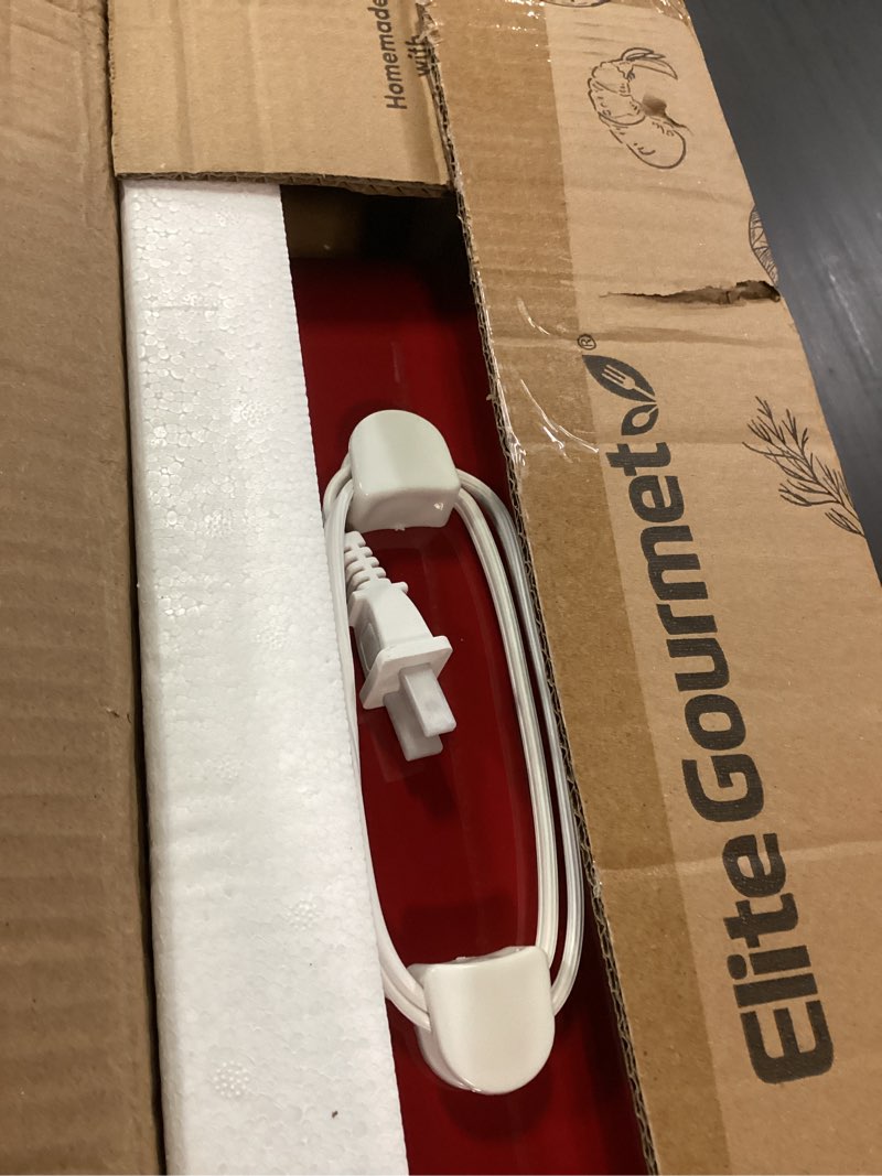 Condition photo showing Good Condition for Elite Gourmet MST-5240 Casserole Crock Slow Cooker, Locking Lid Adjustable Temperature Keep Warm Oven & Dishwasher-Safe Casserole Pan, 3.5Qt Capacity, Red