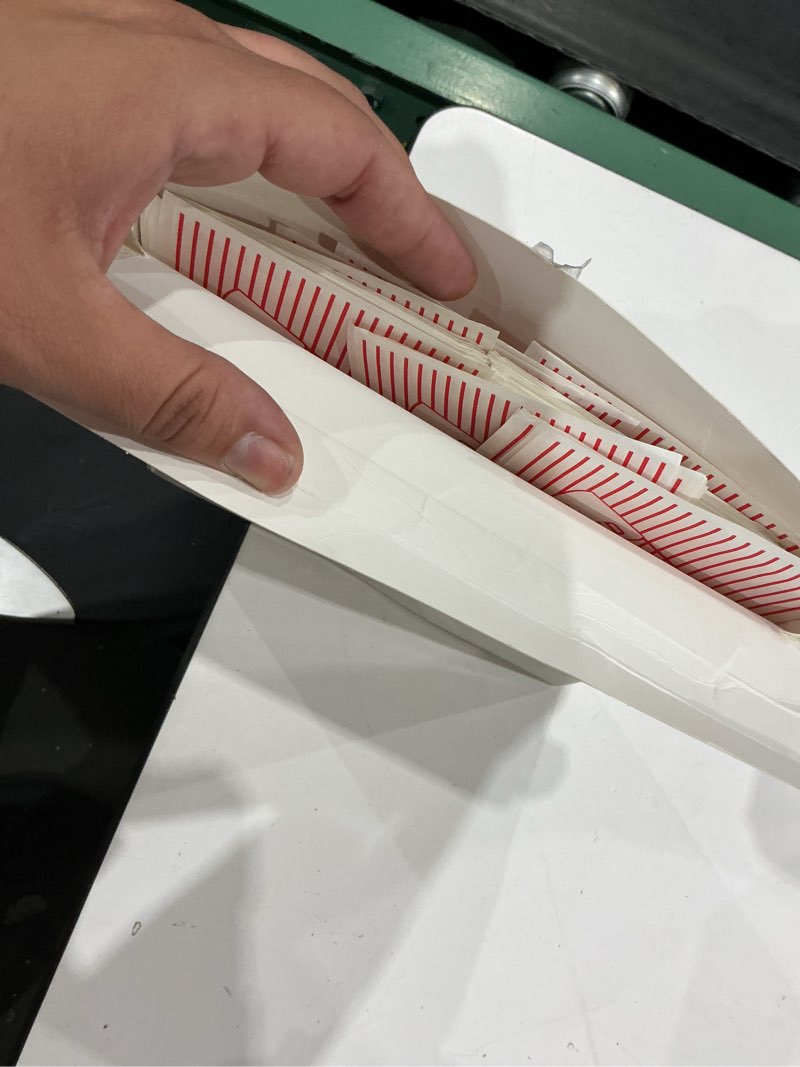 Condition photo showing As Is for marspark 100 pcs 3.5 x 7 inch papers peanut bags for party bulk baseball carnival fresh roasted wrapping bags with elephant red white stripes flag for baseball carnival circus birthday party supplies 3.5 x 7 inch peanut paper