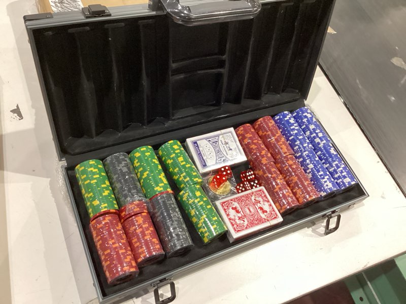Condition photo showing As Is for clay poker chips,400pcs 14 gram chip set with deluxe travel case, numbered chips,poker for texas holdem blackjack gambling… 400 chips with numbered values