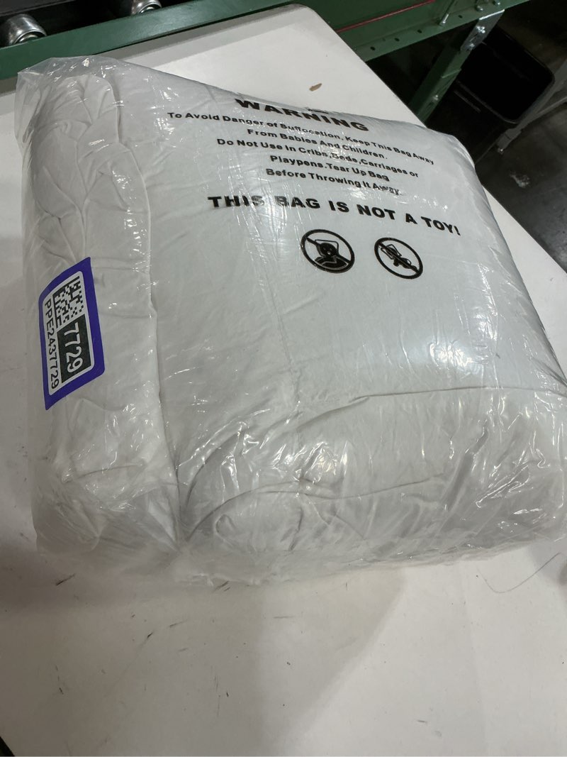 Condition photo showing New/Like New for Three Geese Pinch Pleat Waterfowl Feathers and Down Comforter Cal King Size Duvet Insert,750+ Fill Power,1200TC 100% Cotton, Premium All Seasons White Warm Hotel Comforter with 8 Tabs. Cal King:108x98inches White Twisted Flower