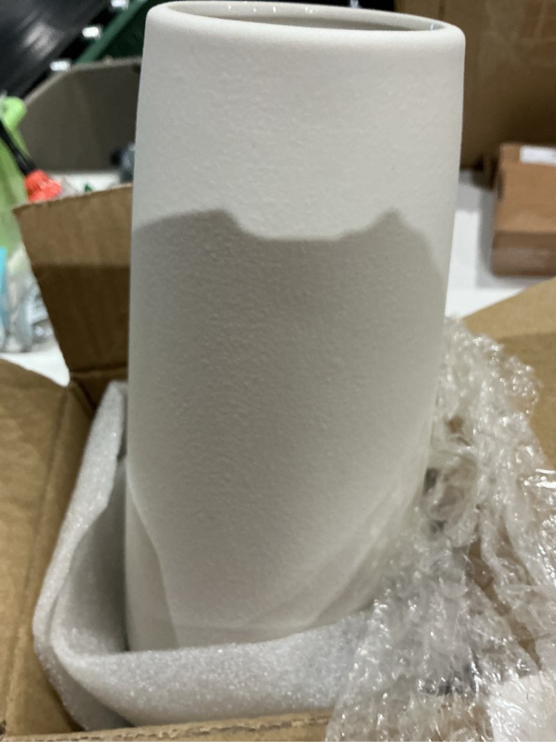 Condition photo showing Good Condition for premium quality large ceramic vase - 9 inch flower vase for home, farmhouse, modern, bohemian decor white large (9 inches)