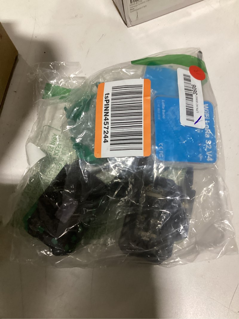 Condition photo showing As Is for heltec v4 esp32 lora 32 development board 2 pack meshtastic kit with 3000mah battery heltec v4 case antenna esp32-s3 sx1262 27dbm oled display for meshtastic wifi iot arduino wireless communication 2-pack 3000mah battery+antenna+case