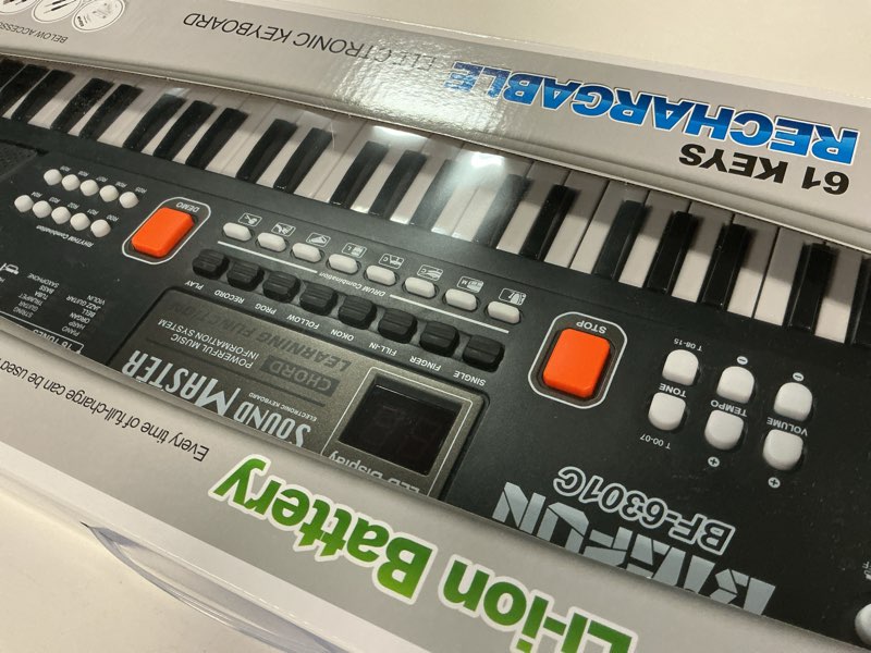 Condition photo showing Good Condition for M SANMERSEN Piano for Kids with Microphone, Keyboard Piano for Beginners Electronic Keyboard 61 Keys with Dual Speakers/LED Display/AUX-in Jack/Music Stand Piano Toys for Boys Girls Ages 3-12 24.8*7.8*2.4inch