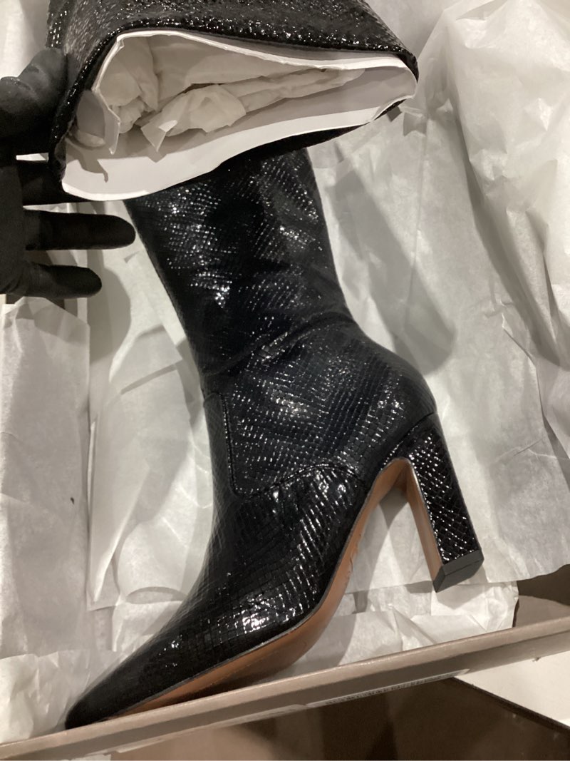 Condition photo showing New/Like New for franco sarto womens bowman 6 wide black snake