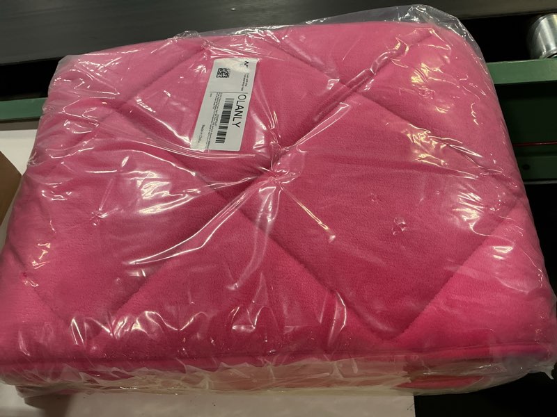 Condition photo showing New/Like New for olanly memory foam bath mat 70x24, ultra soft and absorbent bathroom rugs, machine washable, comfortable bath carpet for bathroom floor, tub and shower, deep pink deep pink geometric rectangular 70" x 24"