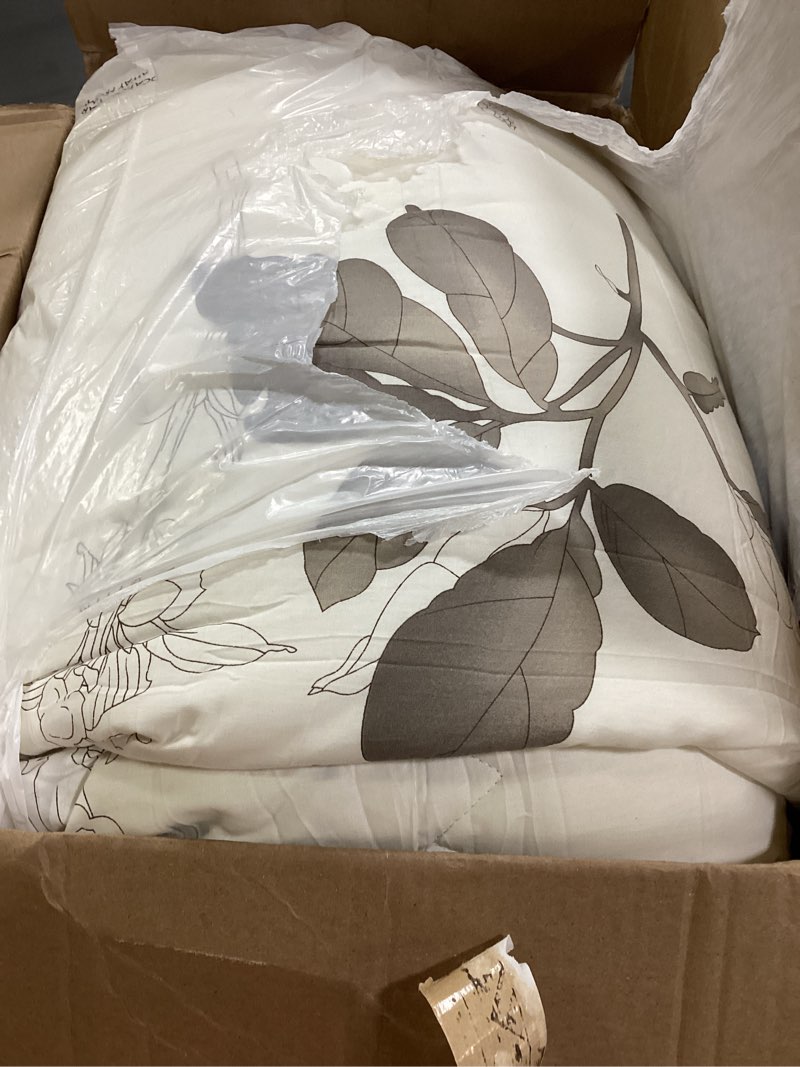 Condition photo showing As Is for SLEEPBELLA Comforter King Size, 600 Thread Count Cotton Brown Branches and Blue Flowers Off-White Comforter Sets, Down Alternative Bedding Set 3Pcs(King, Off-White Botanical) King Off-white Botanical