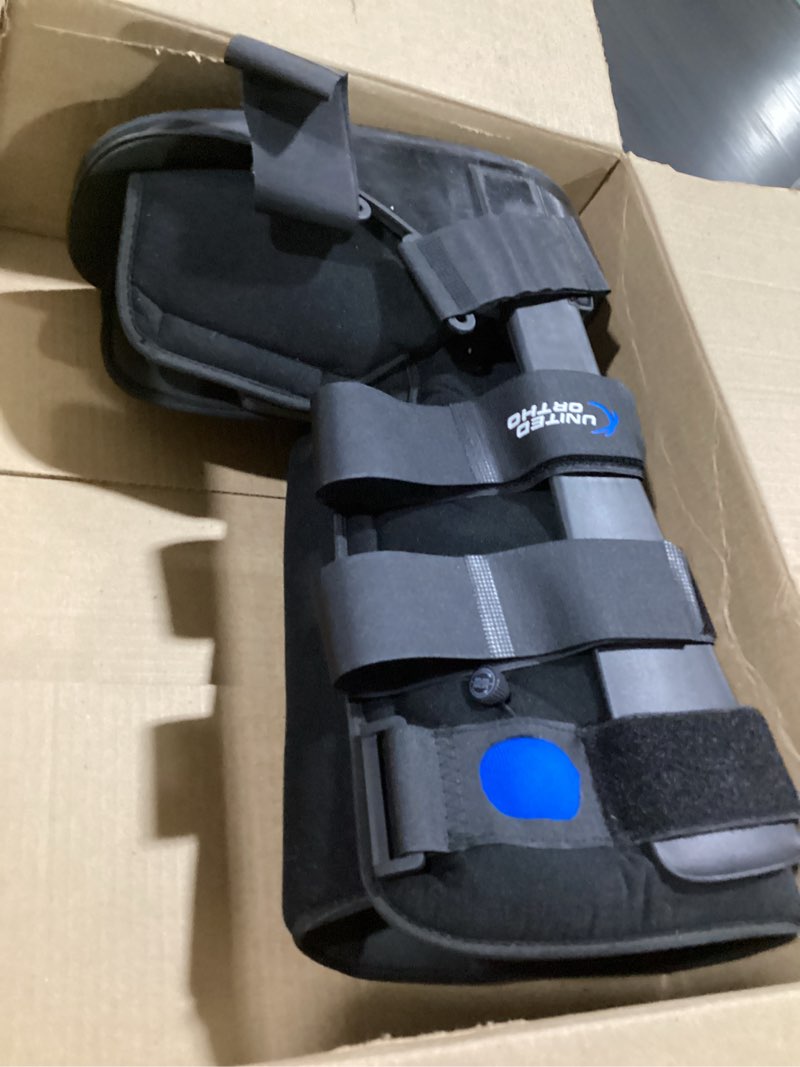 Condition photo showing Good Condition for united ortho usa14115 short air cam walker fracture boot, medium, black