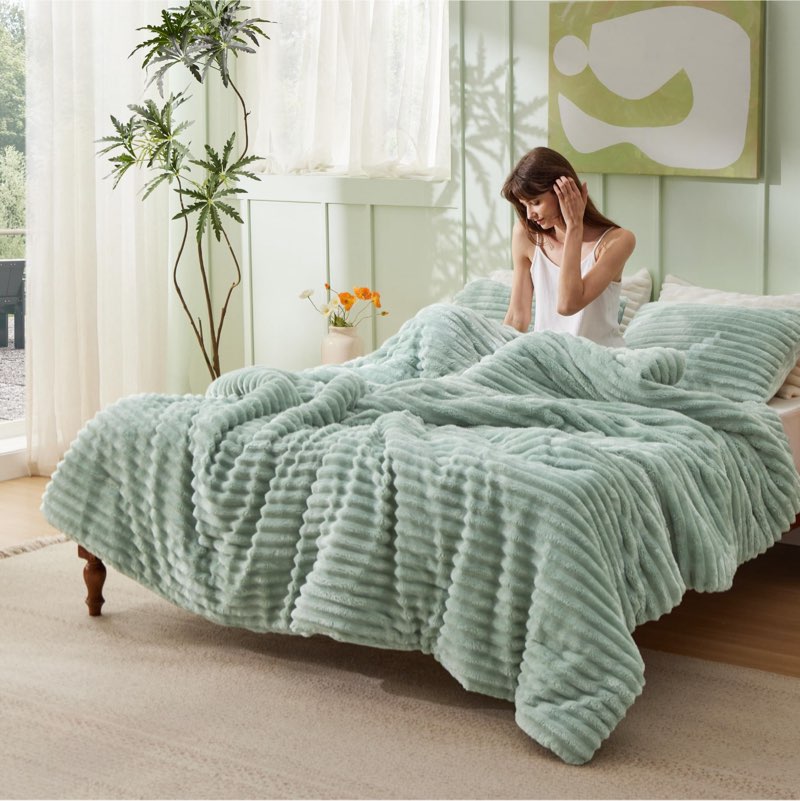 Bedsure Fluffy Comforter Set Full Size - Super Soft Faux Fur Bed Set Sage Green, All Seasons Warm Pl