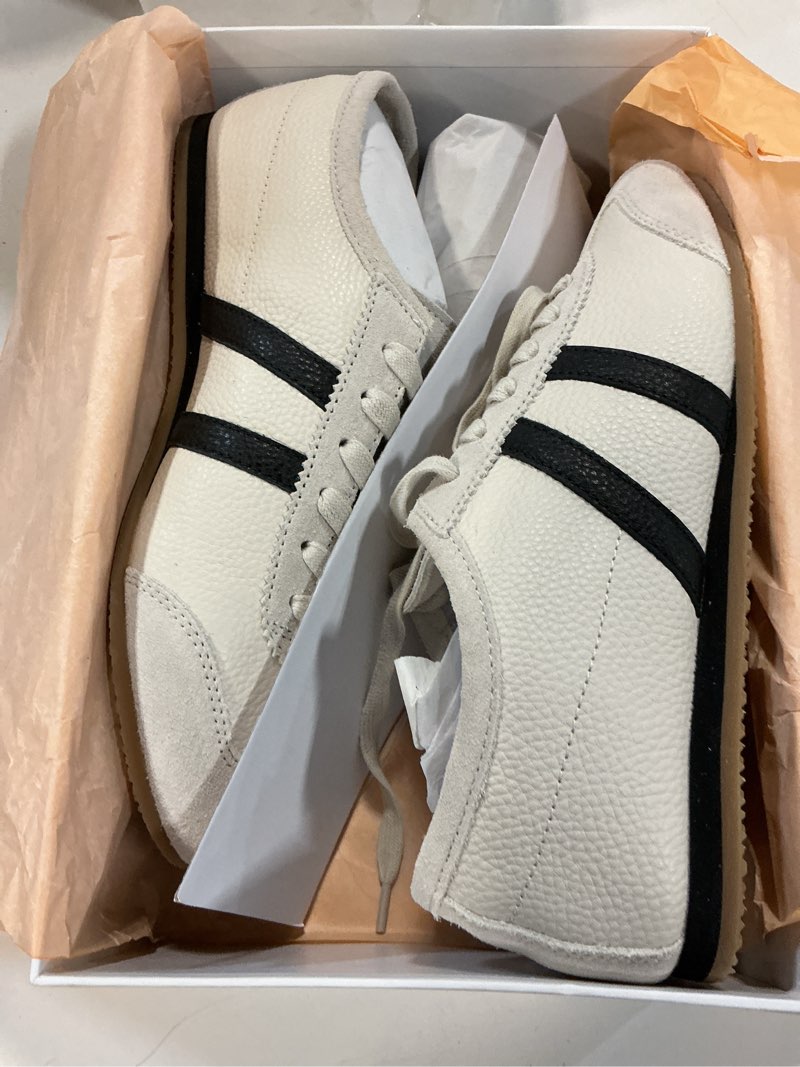 Condition photo showing New/Like New for quince italian leather & suede low profile sneaker, birch, 9