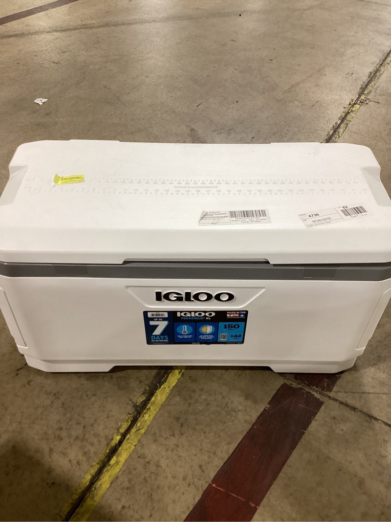 Condition photo showing Good Condition for igloo 150 quart maxcold cooler