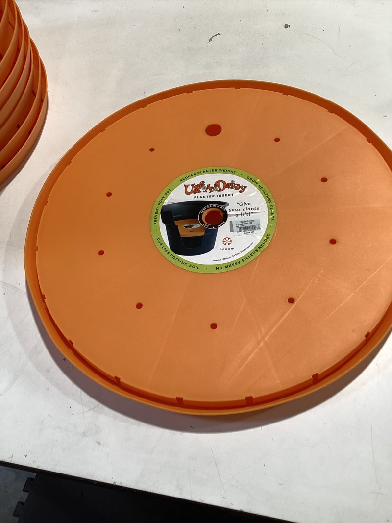 Condition photo showing Good Condition for 18" ups-a-daisy planter insert - orange - bloem