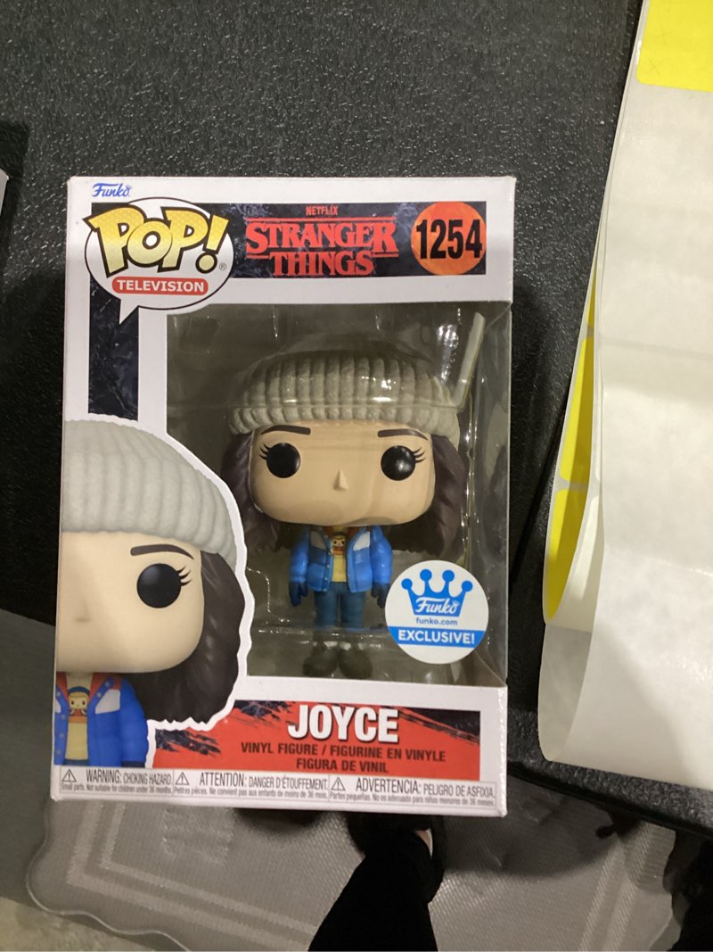 Condition photo showing New/Like New for POP Television Stranger Things 1254 Joyce Exclusive Slip & Box Protector Include