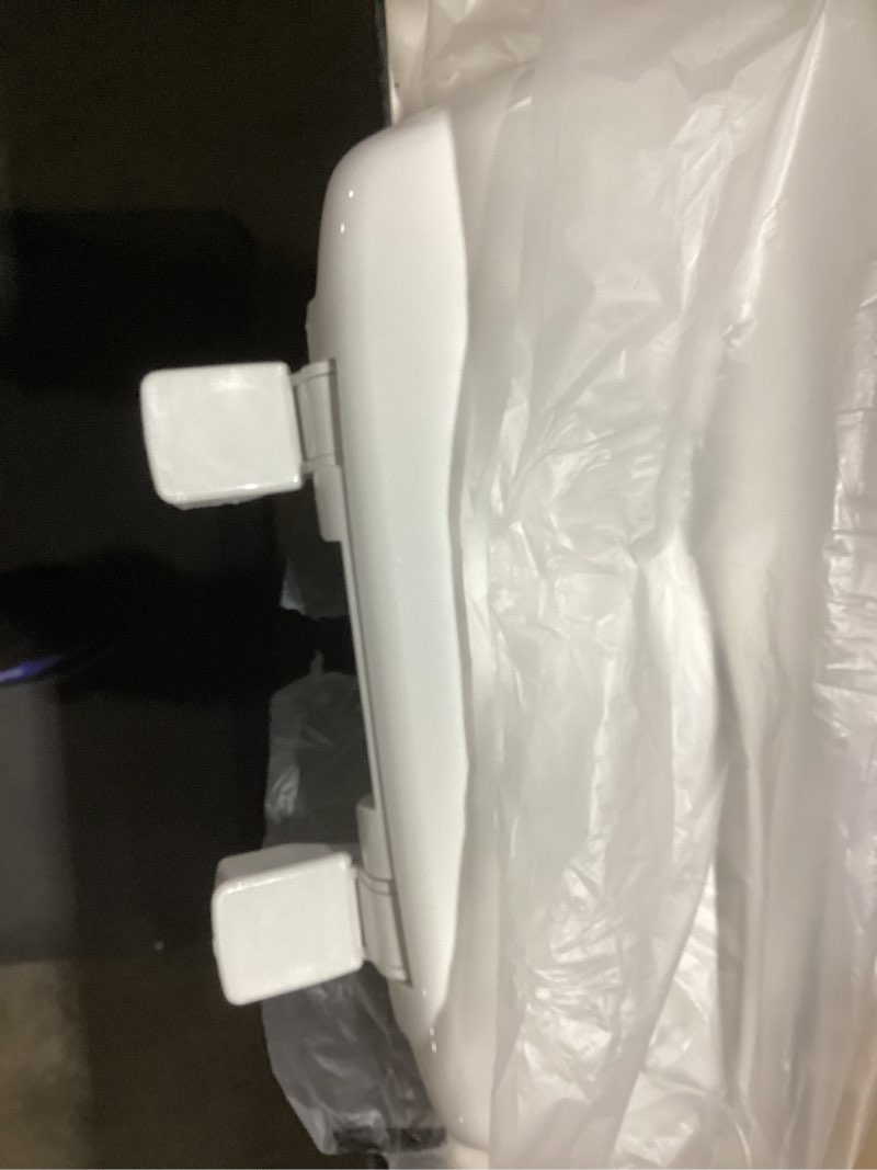 Condition photo showing Good Condition for Bemis 730SLEC Slow Close Toilet Seat, Easy Clean Hinges and Durable Plastic Seat, Made in USA, Round, White Round - Slow Close